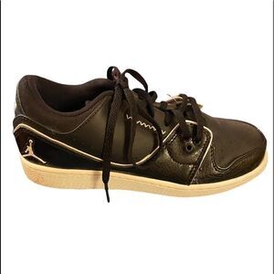 Nike Jordan 1 Flight Black Leather Shoes Black Sneakers 654952 
Low Top Jumpman